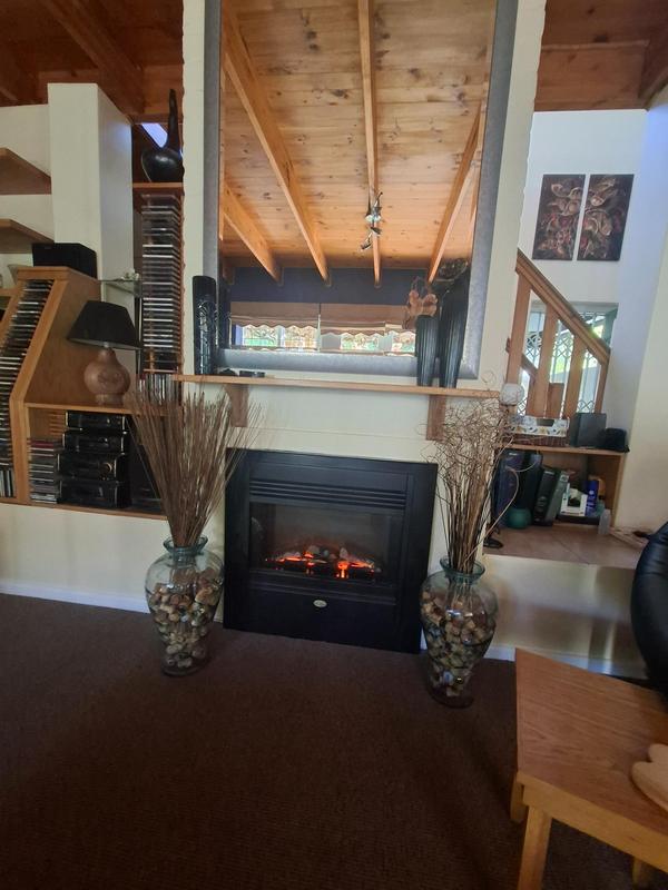 4 Bedroom Property for Sale in Paradyskloof Western Cape